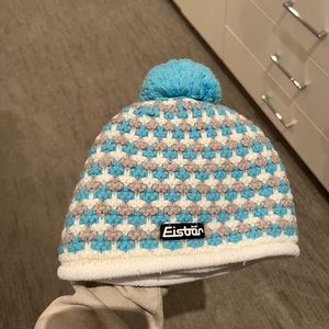 Eisbar hat